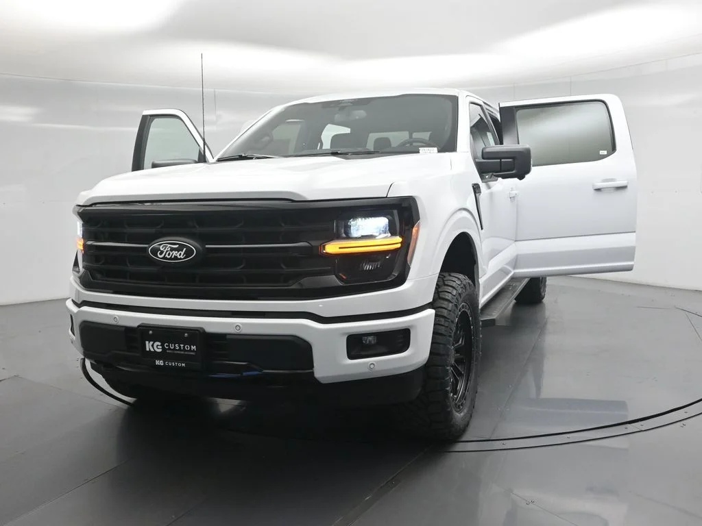 New 2026 Oxford White Ford XLT image 30