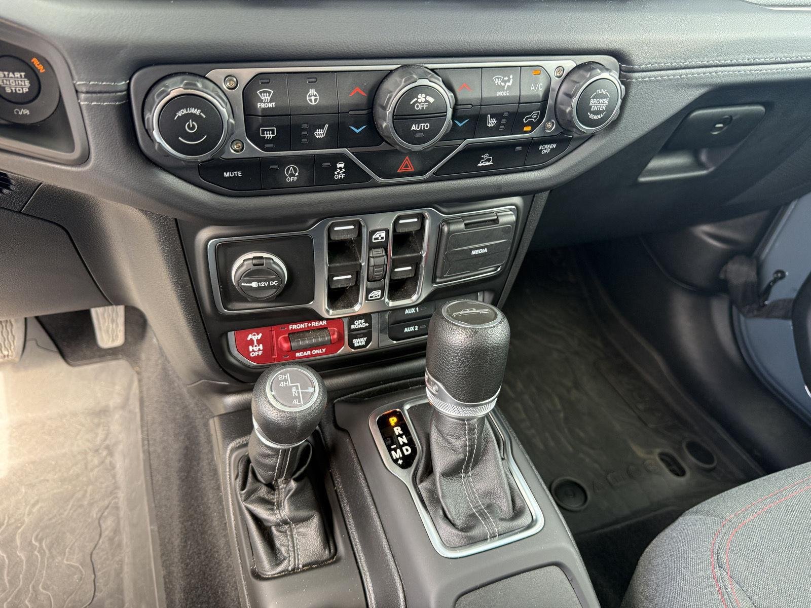 Used 2025 Anvil Clearcoat Jeep Rubicon image 29