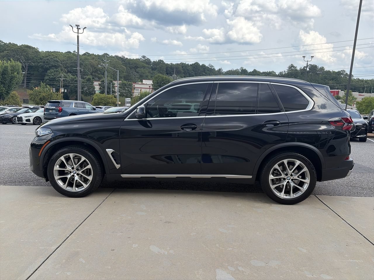 Used 2024 Black Sapphire Metallic BMW xDrive40i image 5