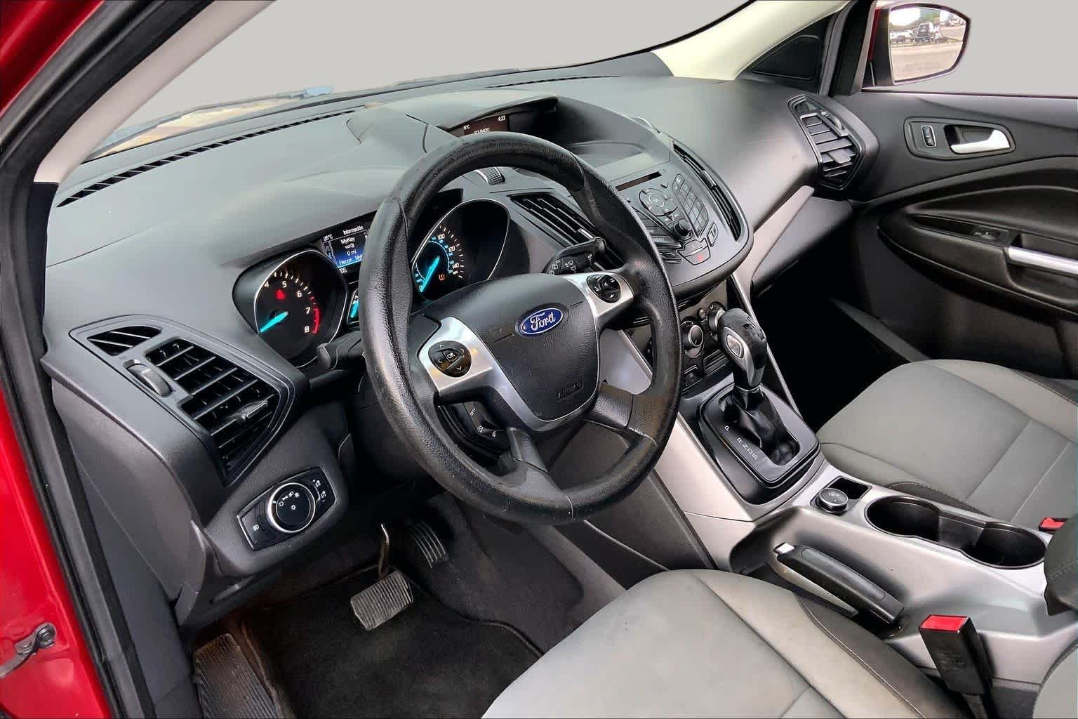 Used 2016 Ruby Red Metallic Tinted Clearcoat Ford SE image 17