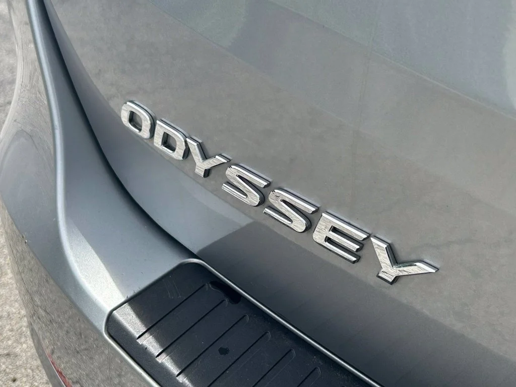 Used 2018 Silver Honda EX-L image 36