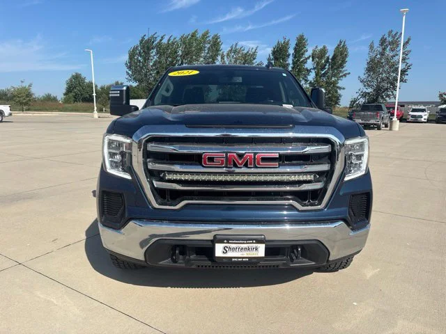 Used 2021 Pacific Blue Metallic GMC SLE image 39