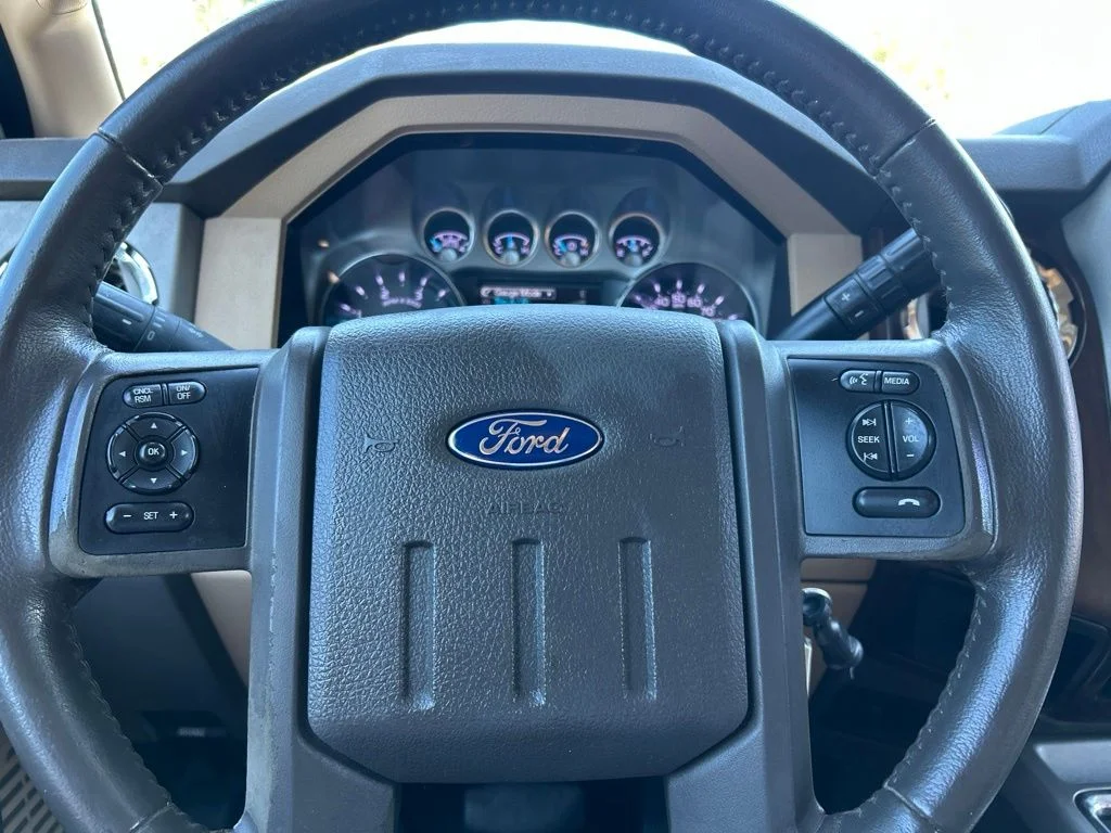 Used 2014 Oxford White Ford Lariat image 23