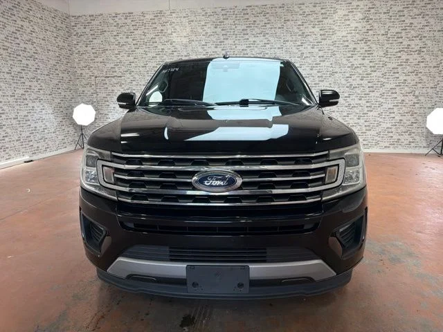 Used 2019 Agate Black Metallic Ford XLT image 2