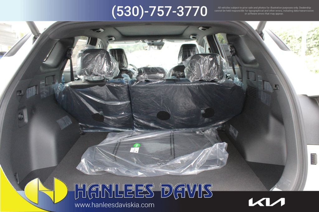 New 2026 Snow White Pearl Kia X-Line image 10