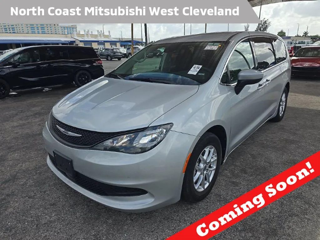 2023 Chrysler Voyager's photo