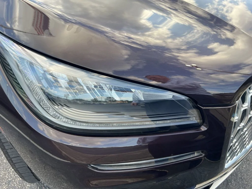 Used 2023 Red Lincoln Standard image 9