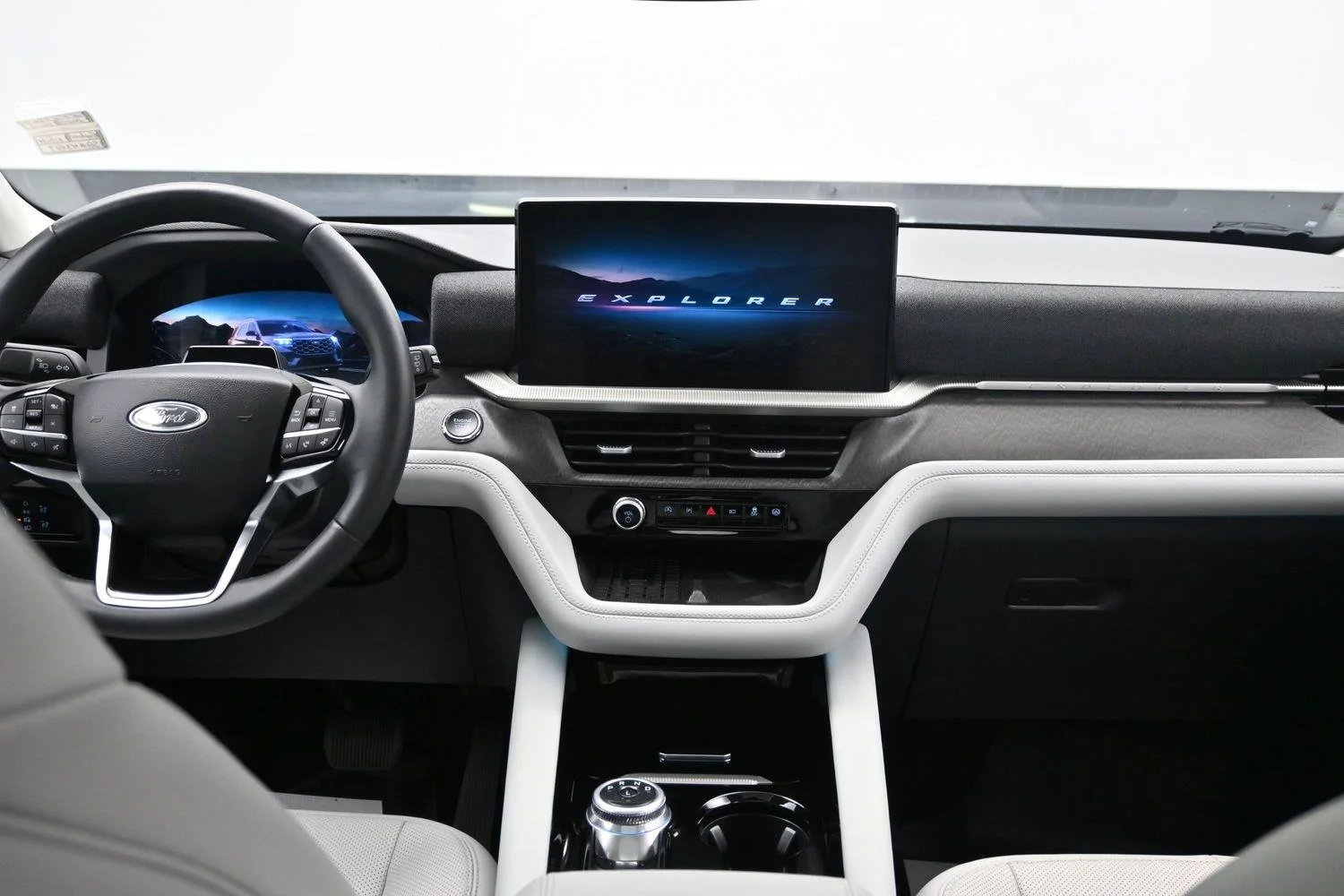 Used 2025 Star White Metallic Tri-Coat FORD Platinum image 12