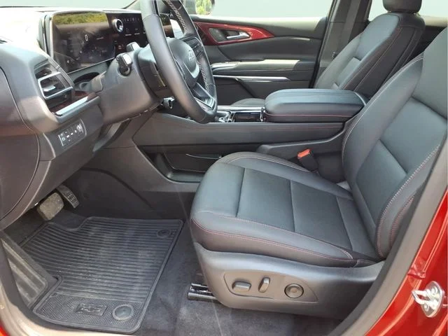 Used 2025 Red Chevrolet Z71 image 11