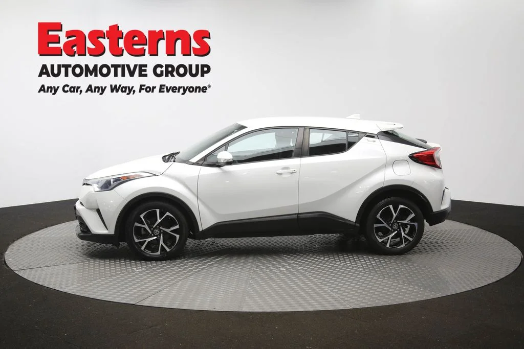 Used 2018 White Toyota XLE Premium image 59