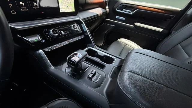 Used 2024 White GMC Denali image 14