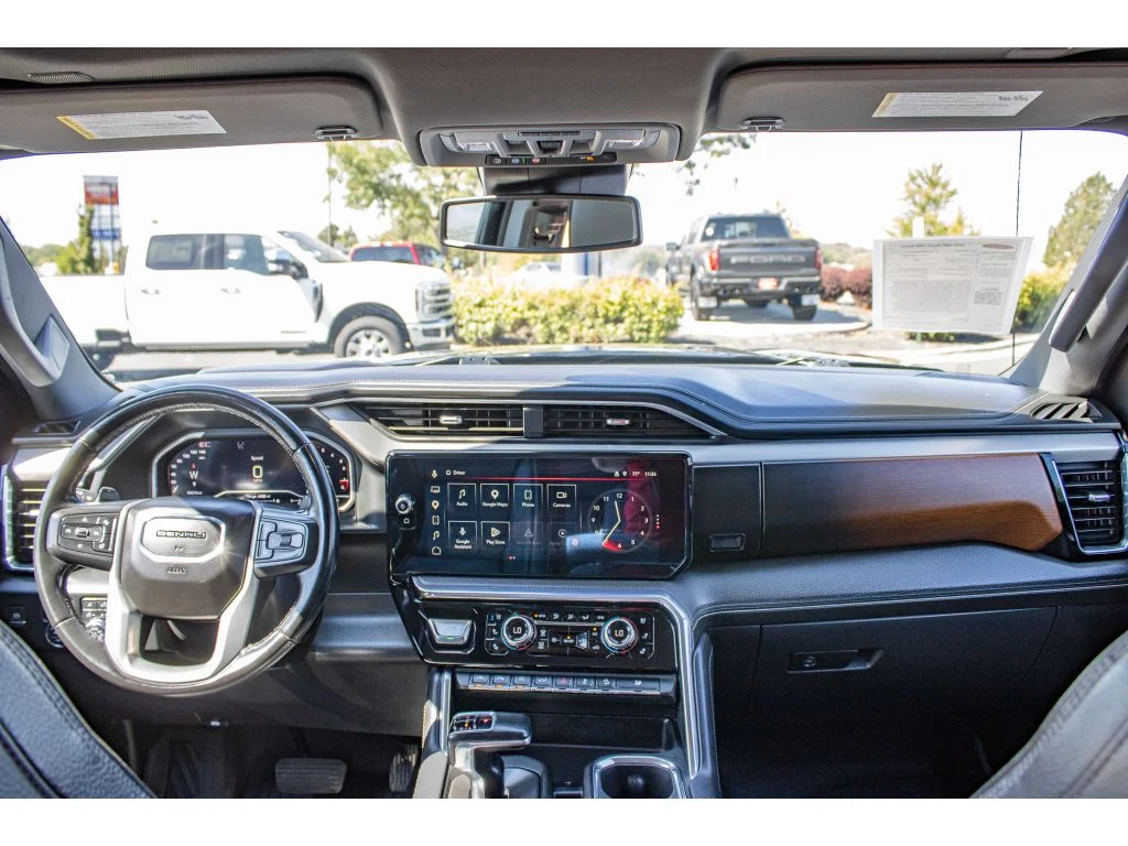 Used 2024 Onyx Black GMC Denali image 24