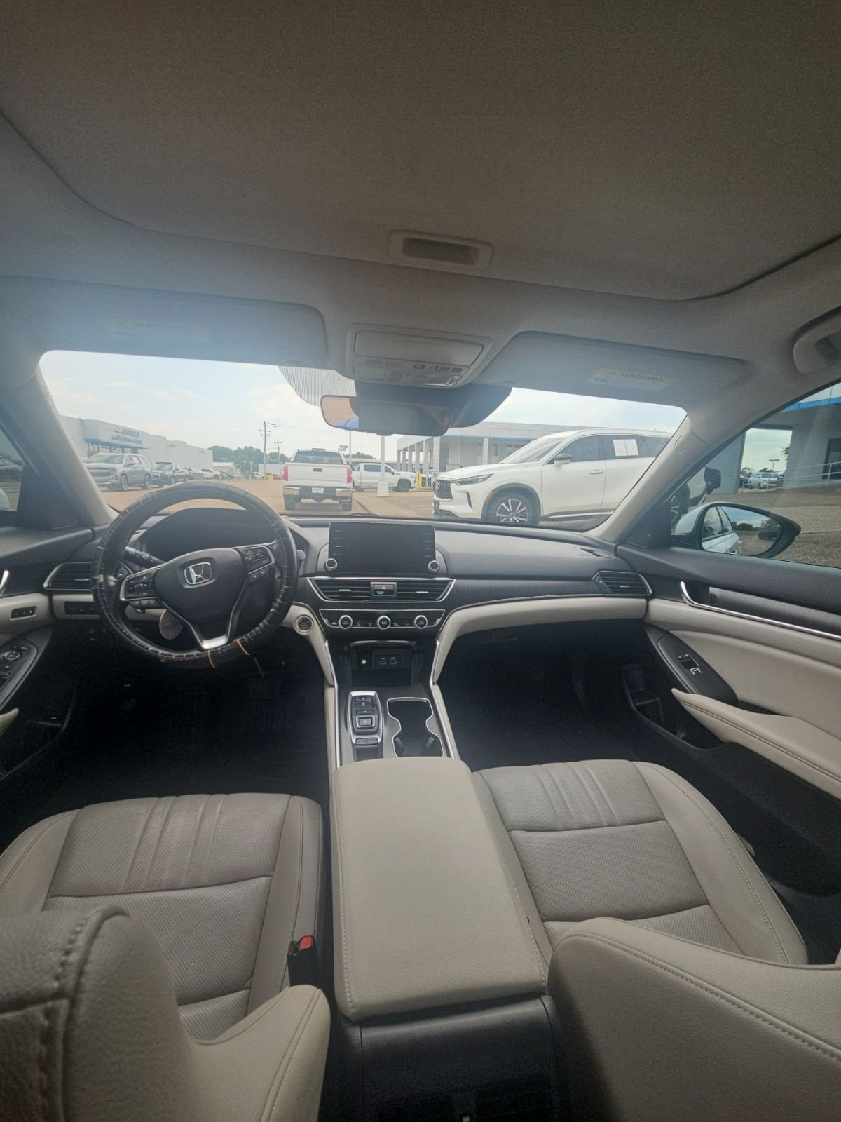 Used 2022 White Honda Touring 2.0T image 12