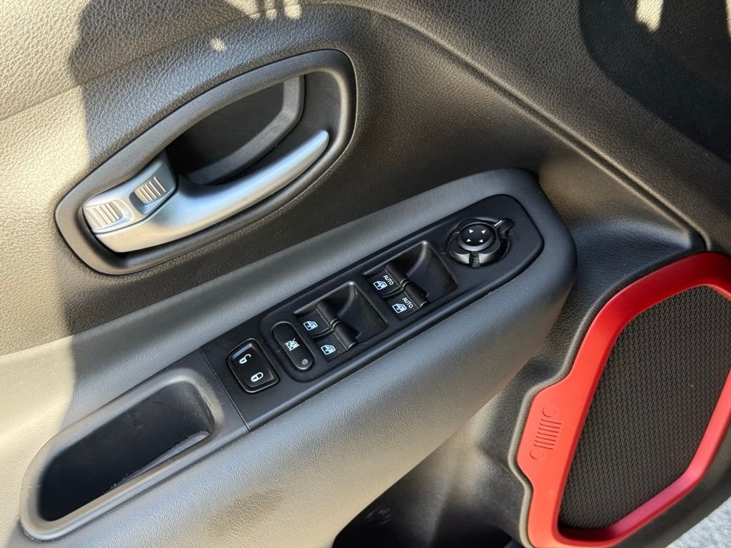 Used 2022 Gray Jeep Trailhawk image 23
