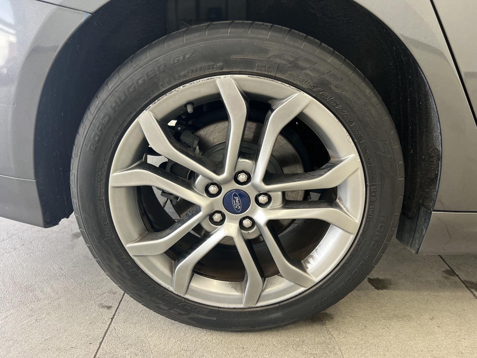 Used 2017 Magnetic Ford SE image 9