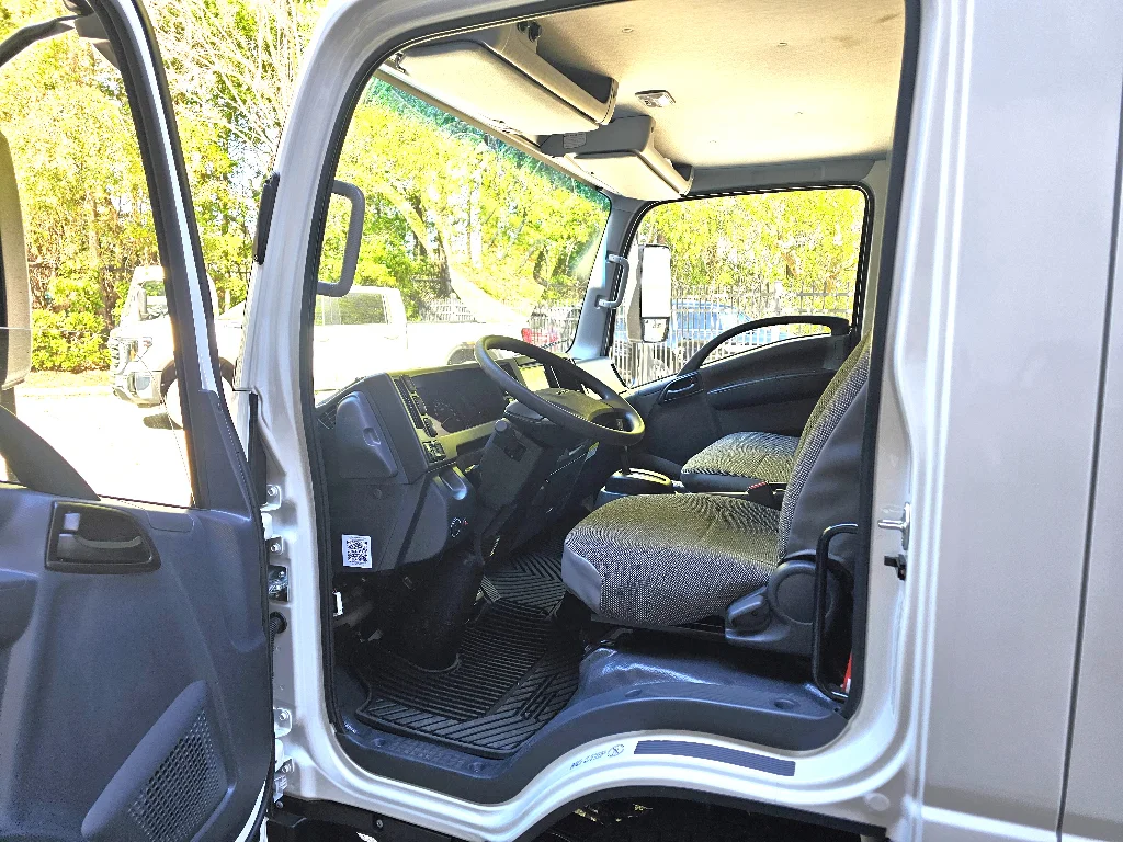 New 2026 WHITE Isuzu  image 31