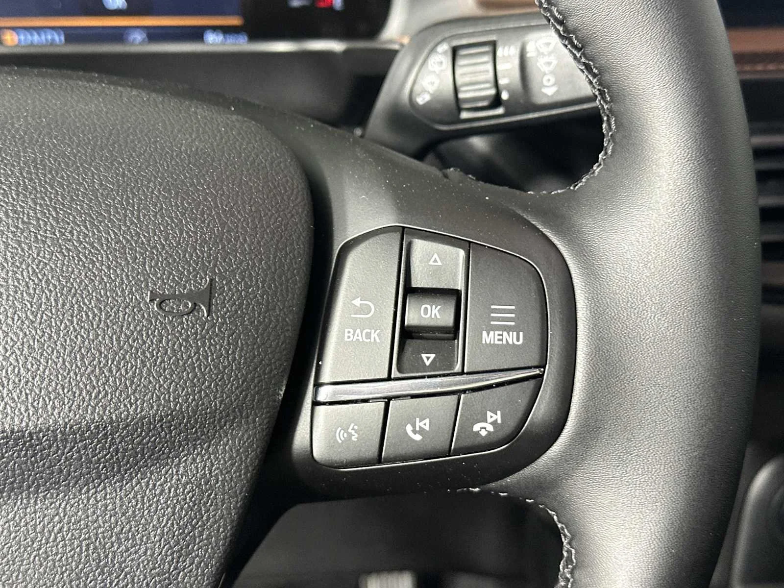 New 2026 Azure Gray Metallic Tri-Coat Ford Outer Banks image 29