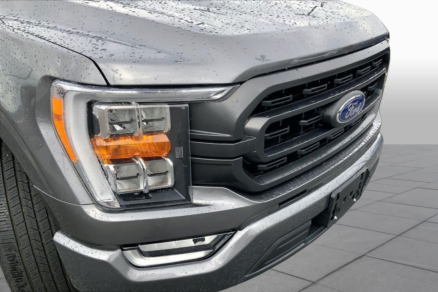 Used 2022 Carbonized Gray Metallic Ford XLT image 28