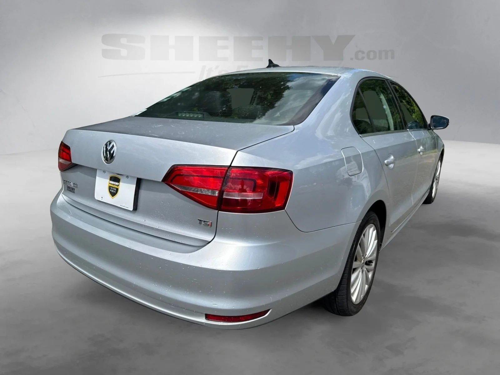 Used 2015  Volkswagen 1.8T SE image 10