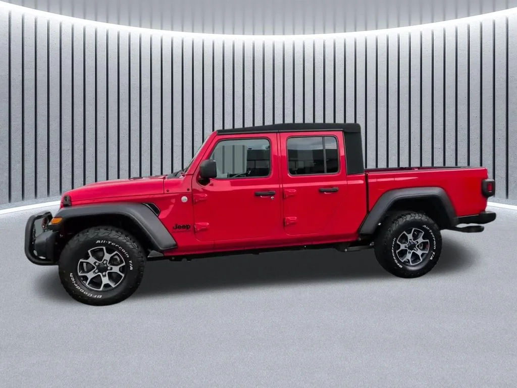 Used 2020 Red Jeep Sport image 9