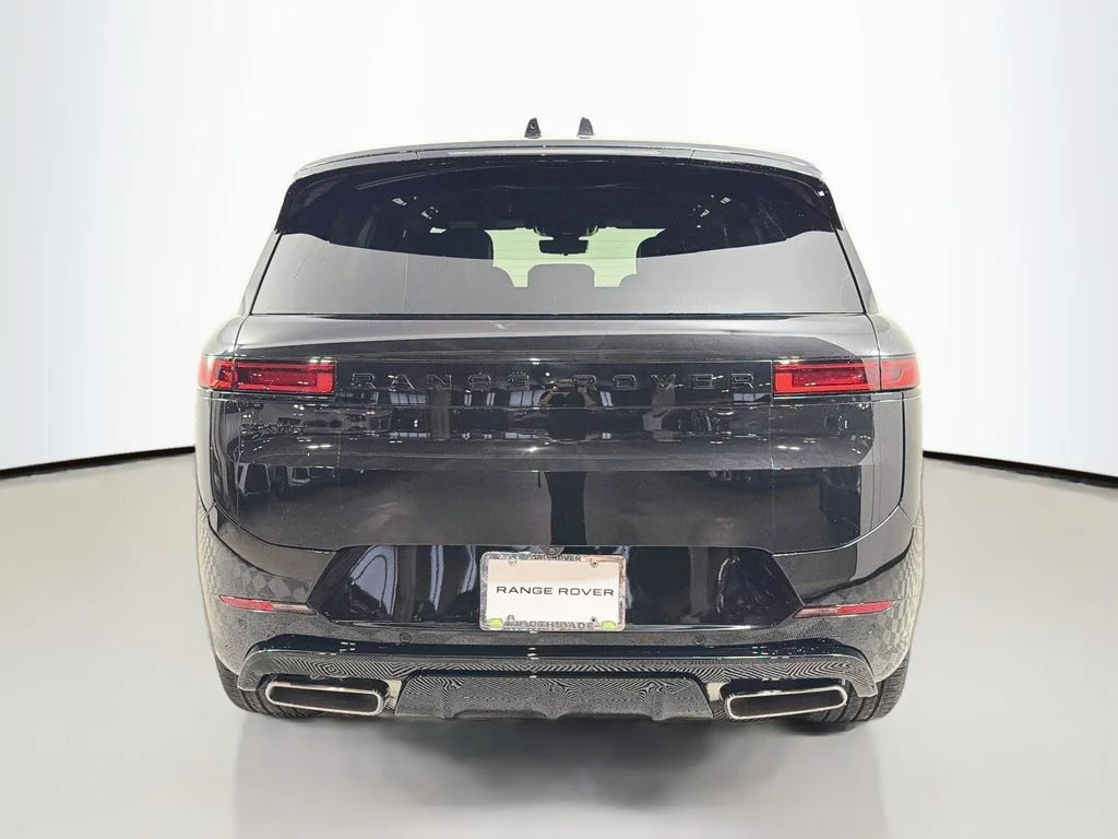 New 2026 Santorini Black Land Rover Dynamic SE image 6