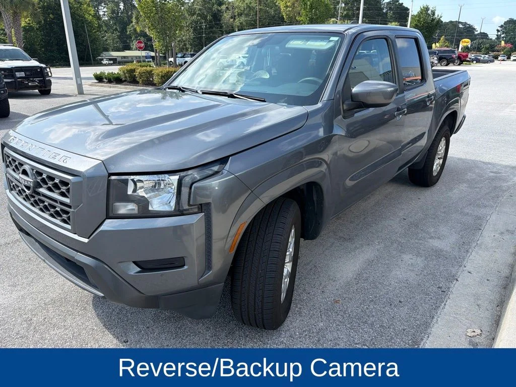 Used 2022 Gray Nissan SV image 3