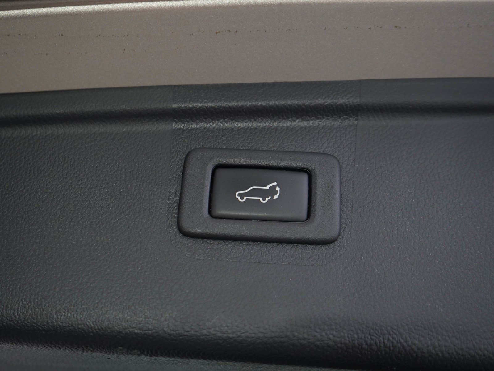 Used 2015 Tungsten Metallic Subaru 2.5i Premium image 11