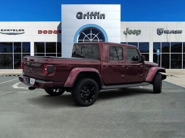 Used 2021 Snazzberry Pearlcoat Jeep Overland image 4