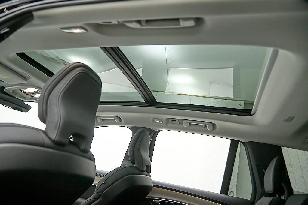 2026 Volvo XC90 Plus - Photo 23