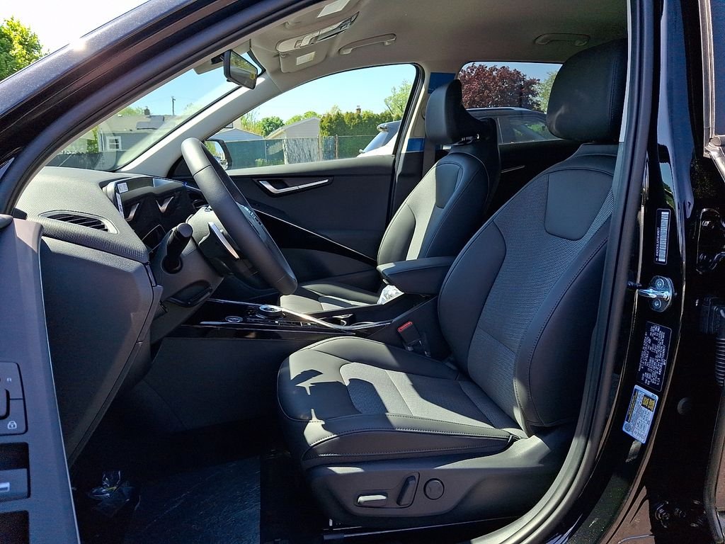 New 2026 Black Kia Wind image 6
