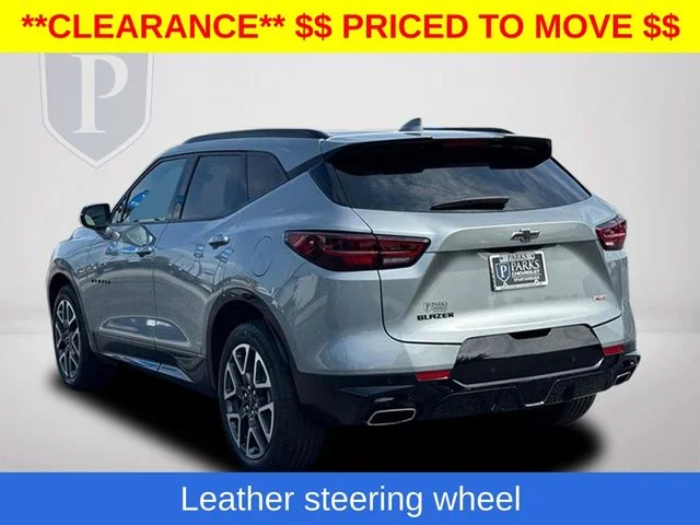 Used 2025 Gray Chevrolet RS image 9