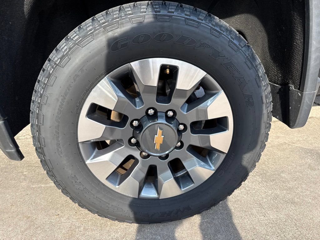 Used 2023 Black Chevrolet Custom image 50