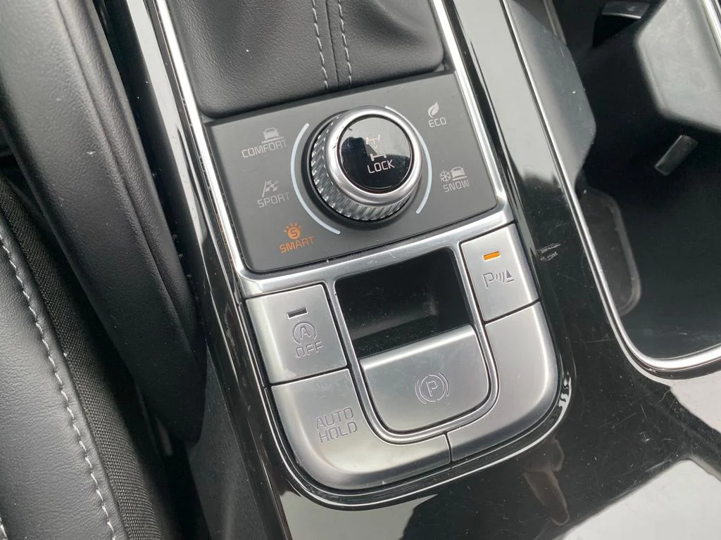 Certified Used 2024 Red Kia S image 25