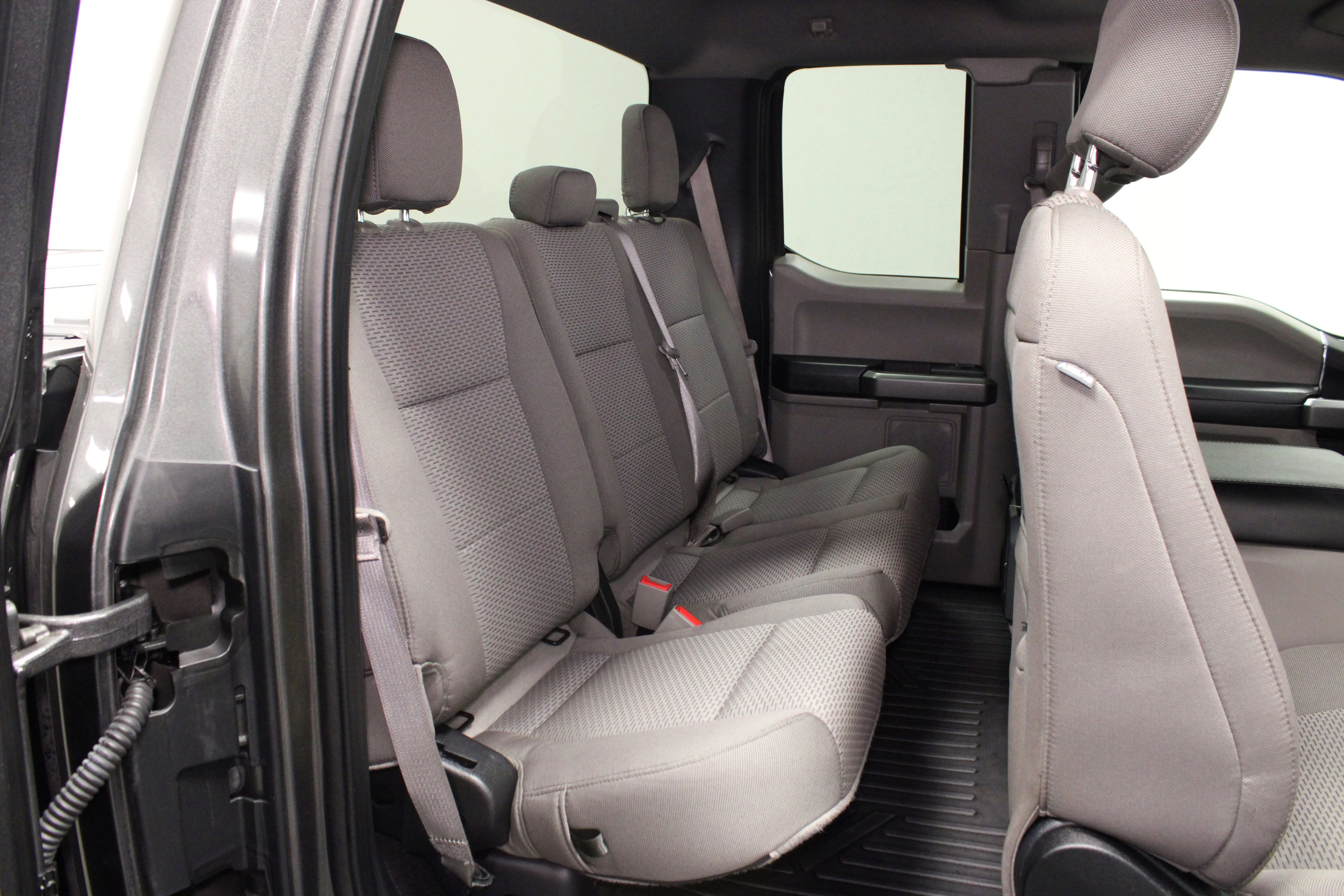 Used 2020 Magnetic Metallic Ford XLT image 17