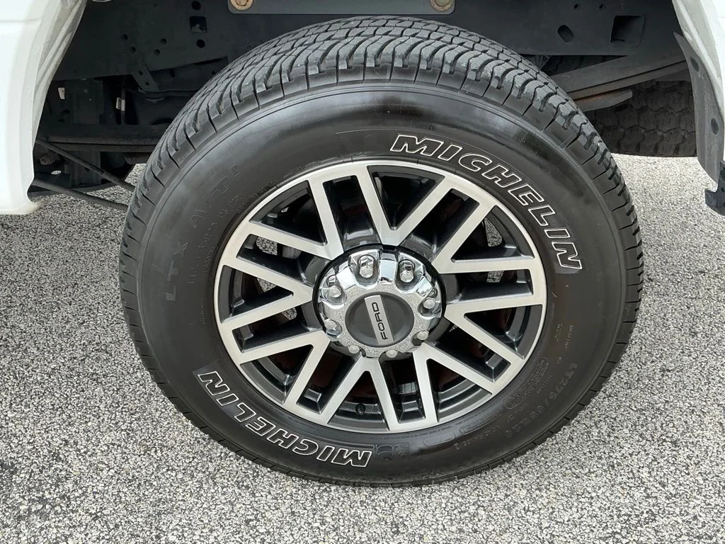 Used 2019 White Ford Lariat image 33