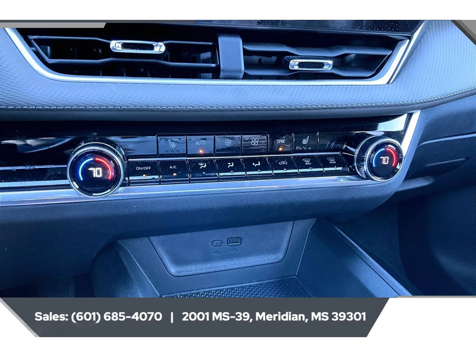 Used 2026 STERLING GRAY METALLIC Chevrolet FWD LT image 22
