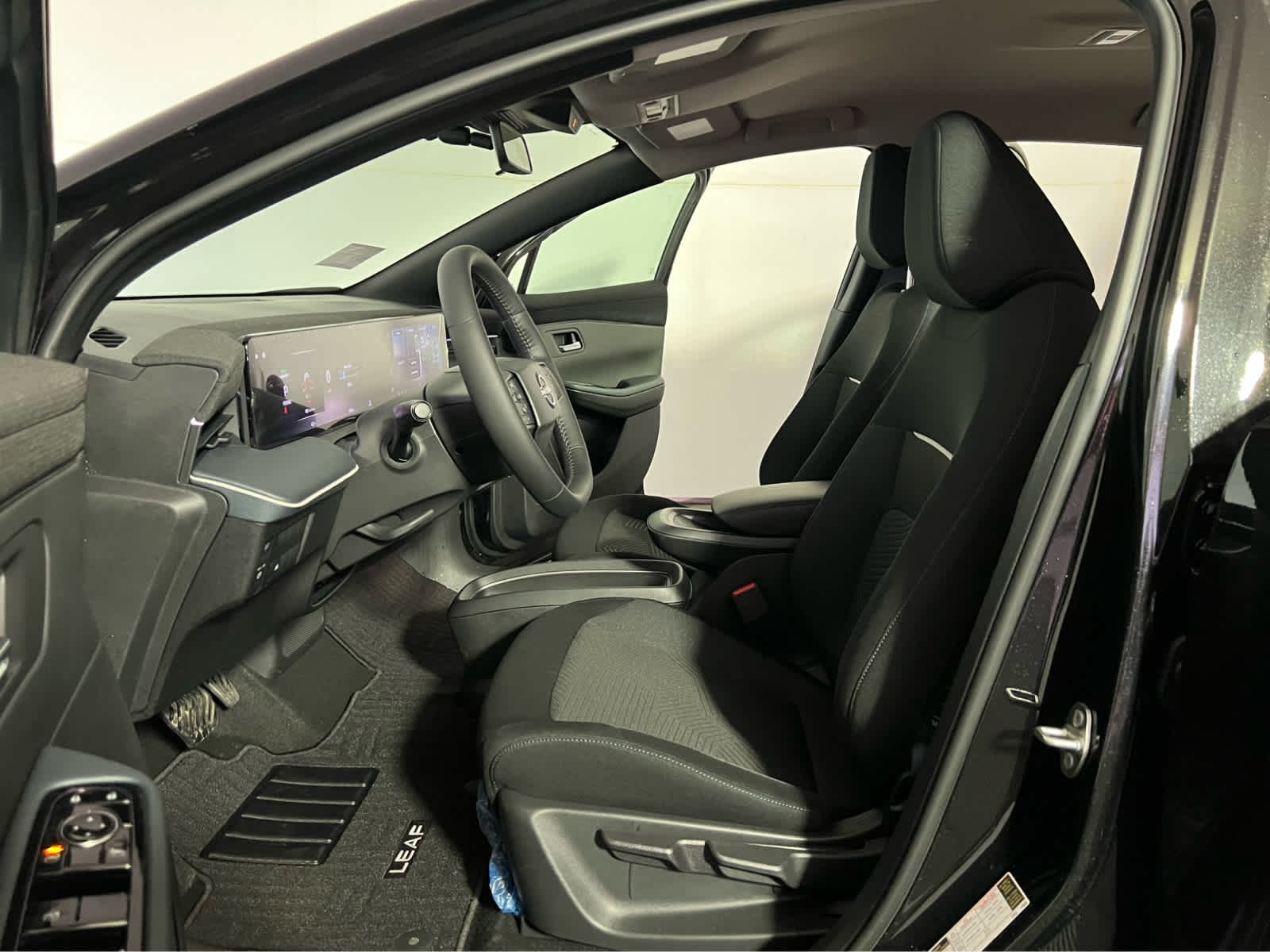 2026 Nissan LEAF S+ - Photo 11