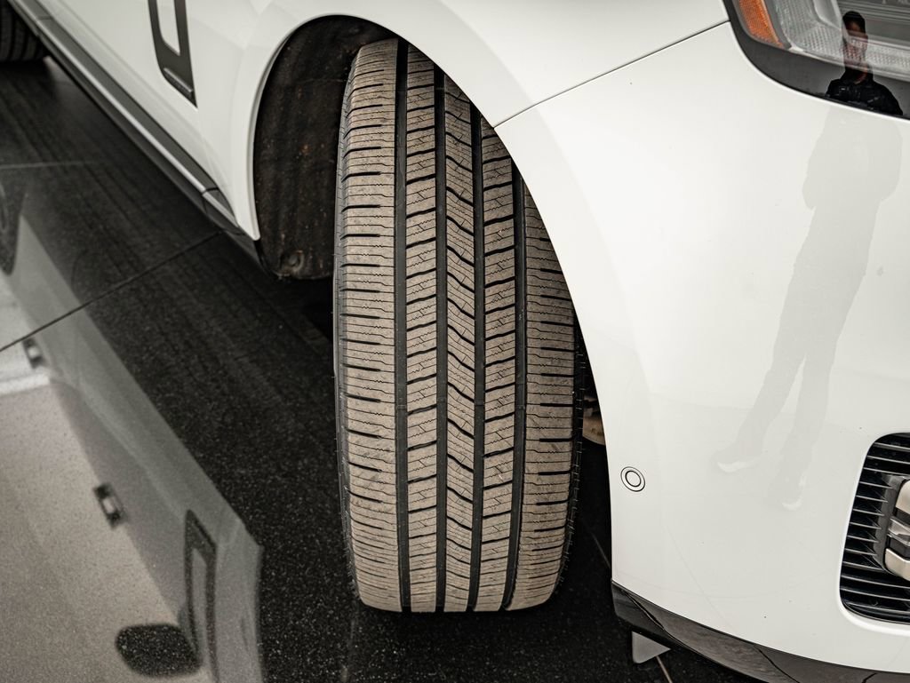 Used 2025 Fuji White Land Rover Autobiography image 49
