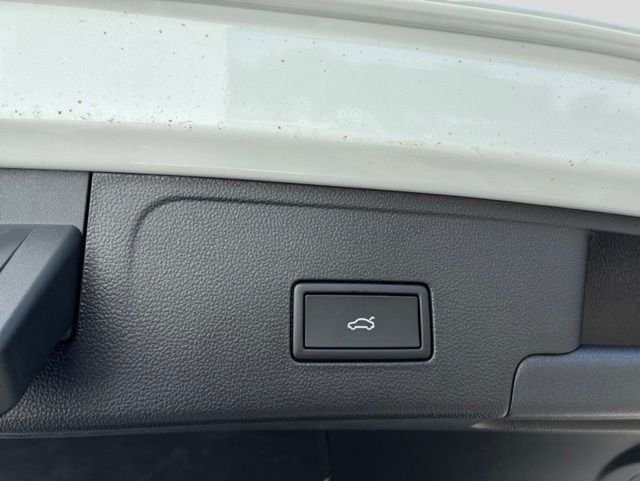 New 2026 Opal White Pearl Volkswagen SE w/Technology image 5