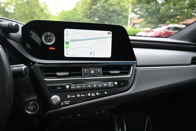 2024 Lexus ES Hybrid 300h - Photo 30