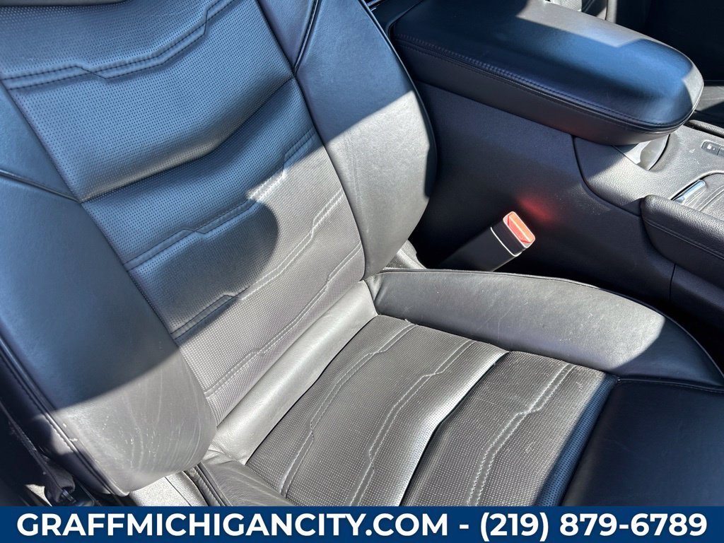 Used 2017 CRYSTAL WHITE TRICOAT Cadillac Platinum AWD image 29
