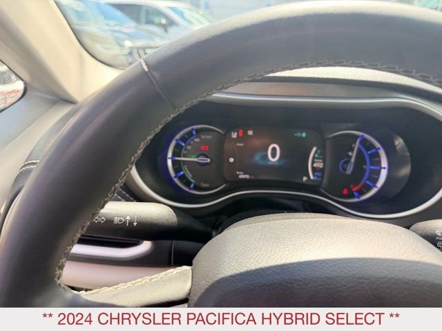 Used 2024 Black Chrysler Select image 16