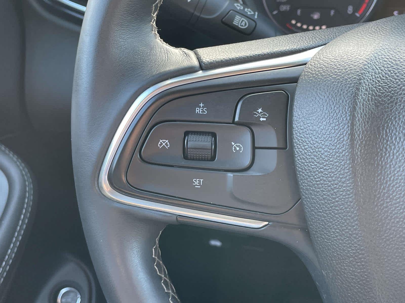 Used 2022 Summit White Buick Select image 35