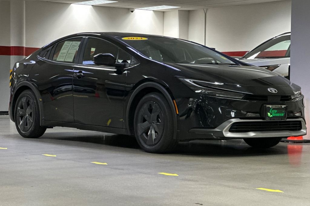 Used 2024 Toyota Prius Prime SE with VIN JTDACACU7R3019463 for sale in Daly City, CA