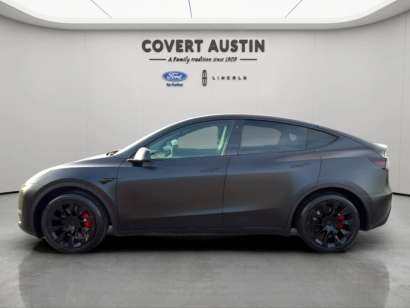 Used 2022 Black Tesla Long Range image 2