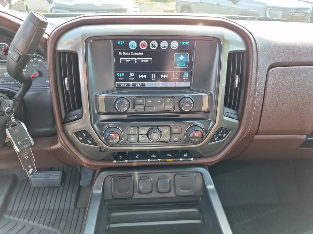 Used 2016 DEEP OCEAN BLUE METALLIC Chevrolet High Country image 22