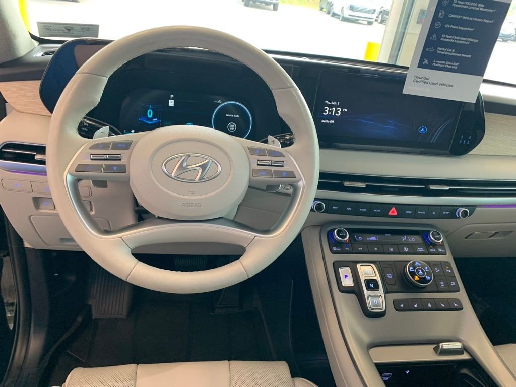 Used 2024 Black Hyundai Limited image 4