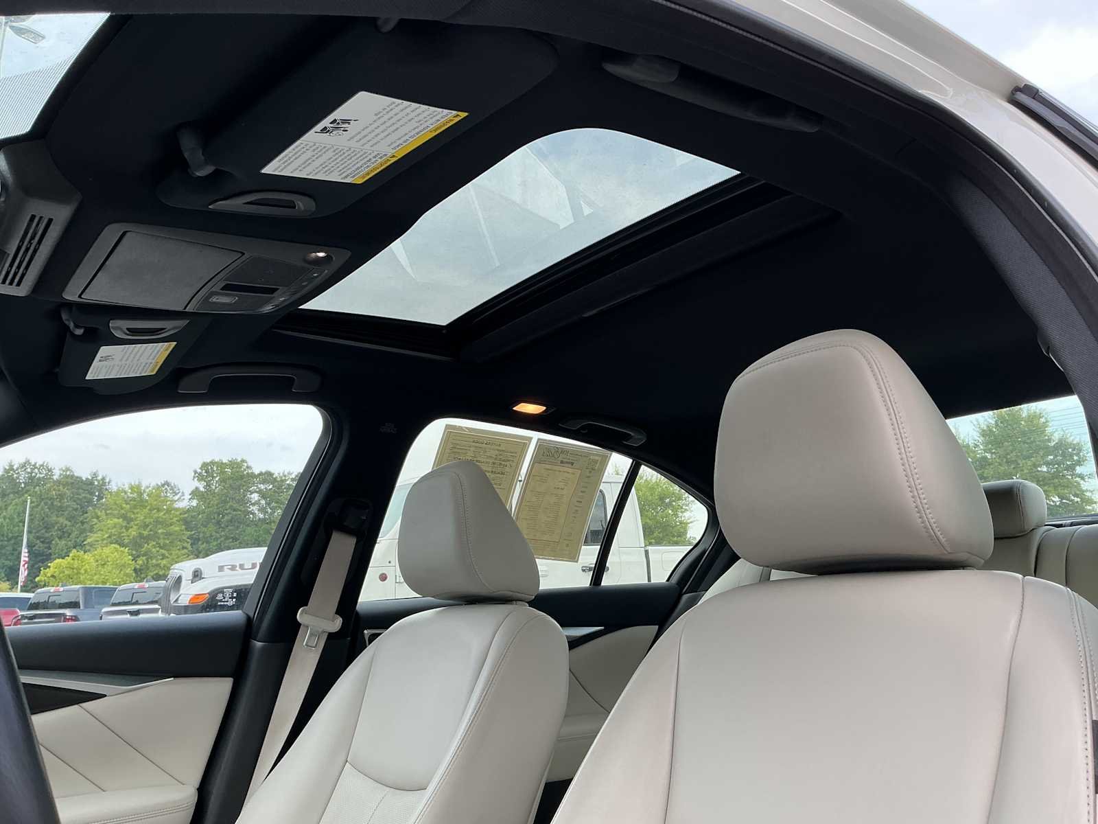 Used 2021 Majestic White INFINITI 3.0t SENSORY image 23