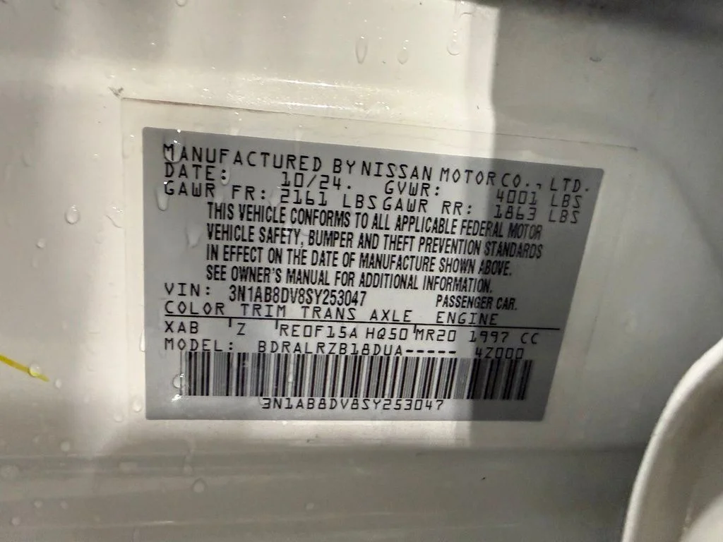Used 2025 White Nissan SR image 23