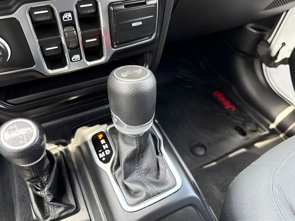 Used 2021 White Jeep Unlimited Sport Altitude image 15